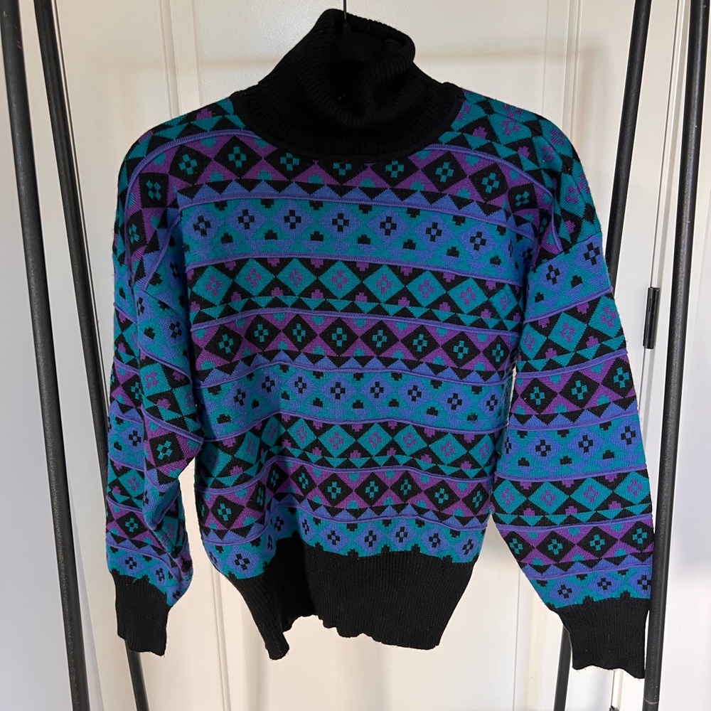 Vintage Segrets Tribal Pattern Turtleneck Sweater